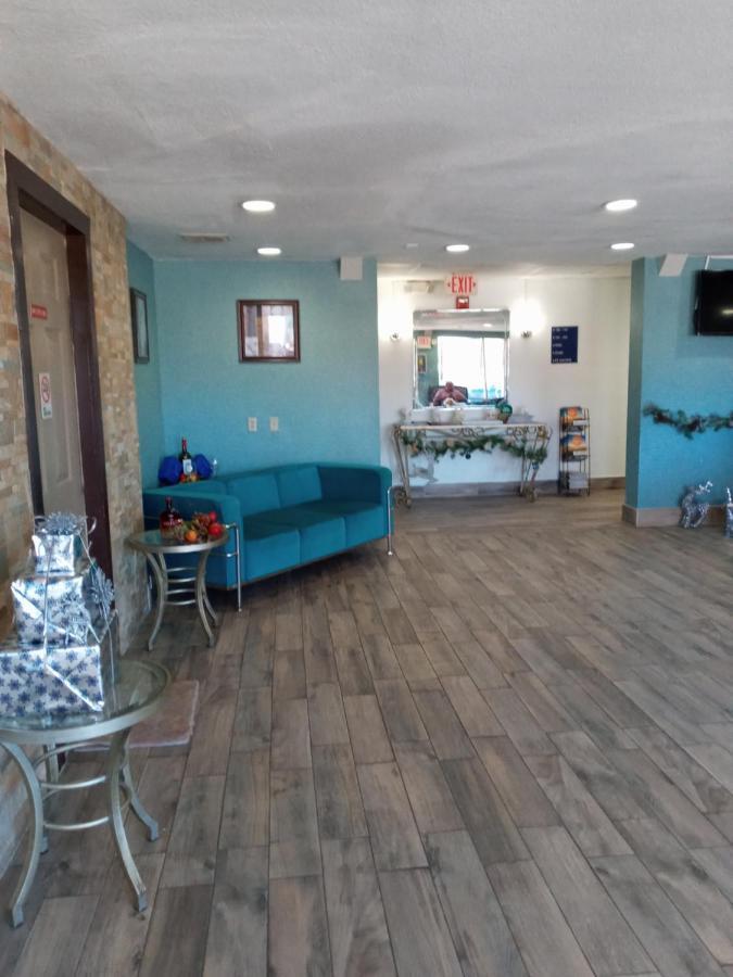 Travel Inn Уинтер-Хейвен Экстерьер фото