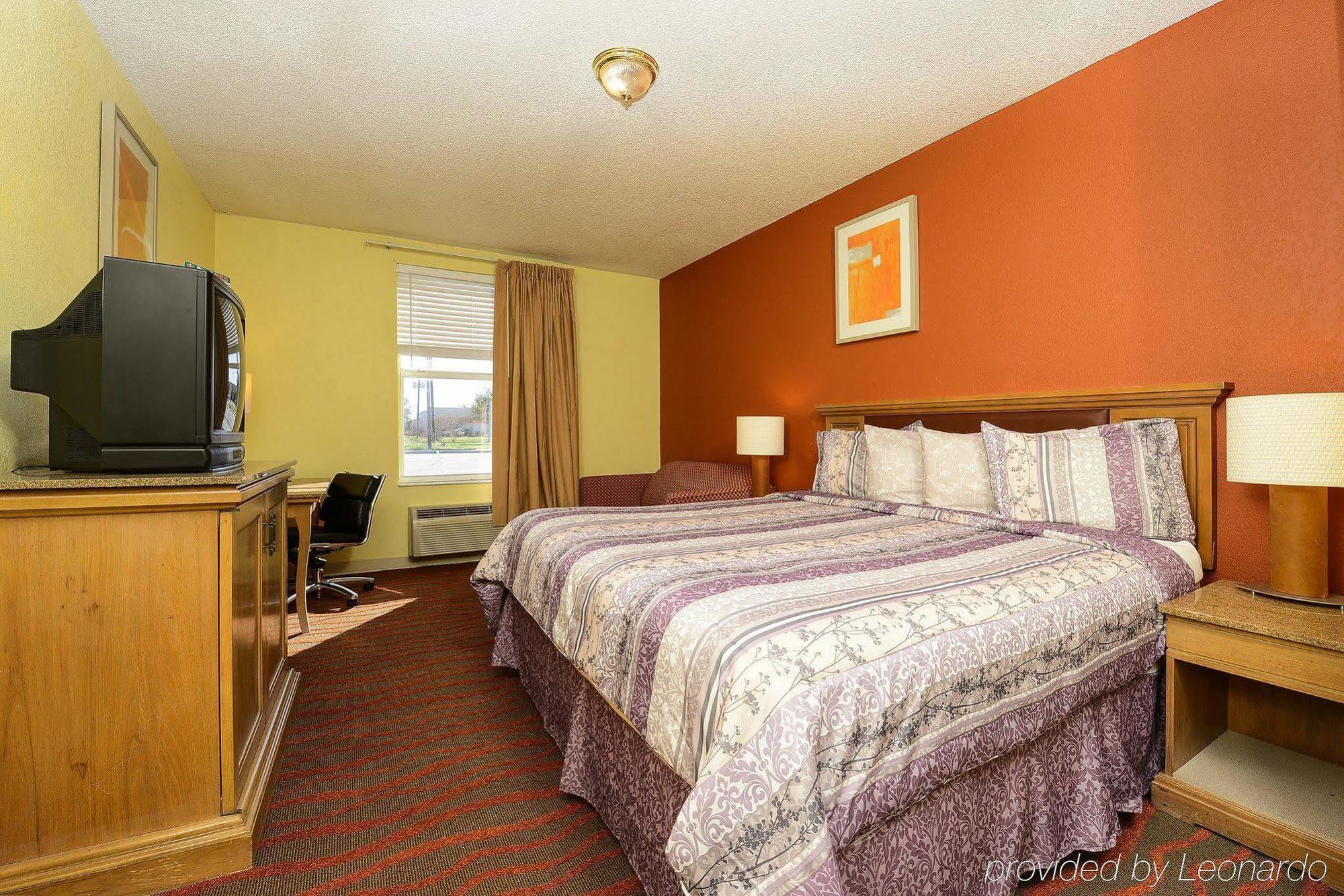Travel Inn Уинтер-Хейвен Экстерьер фото