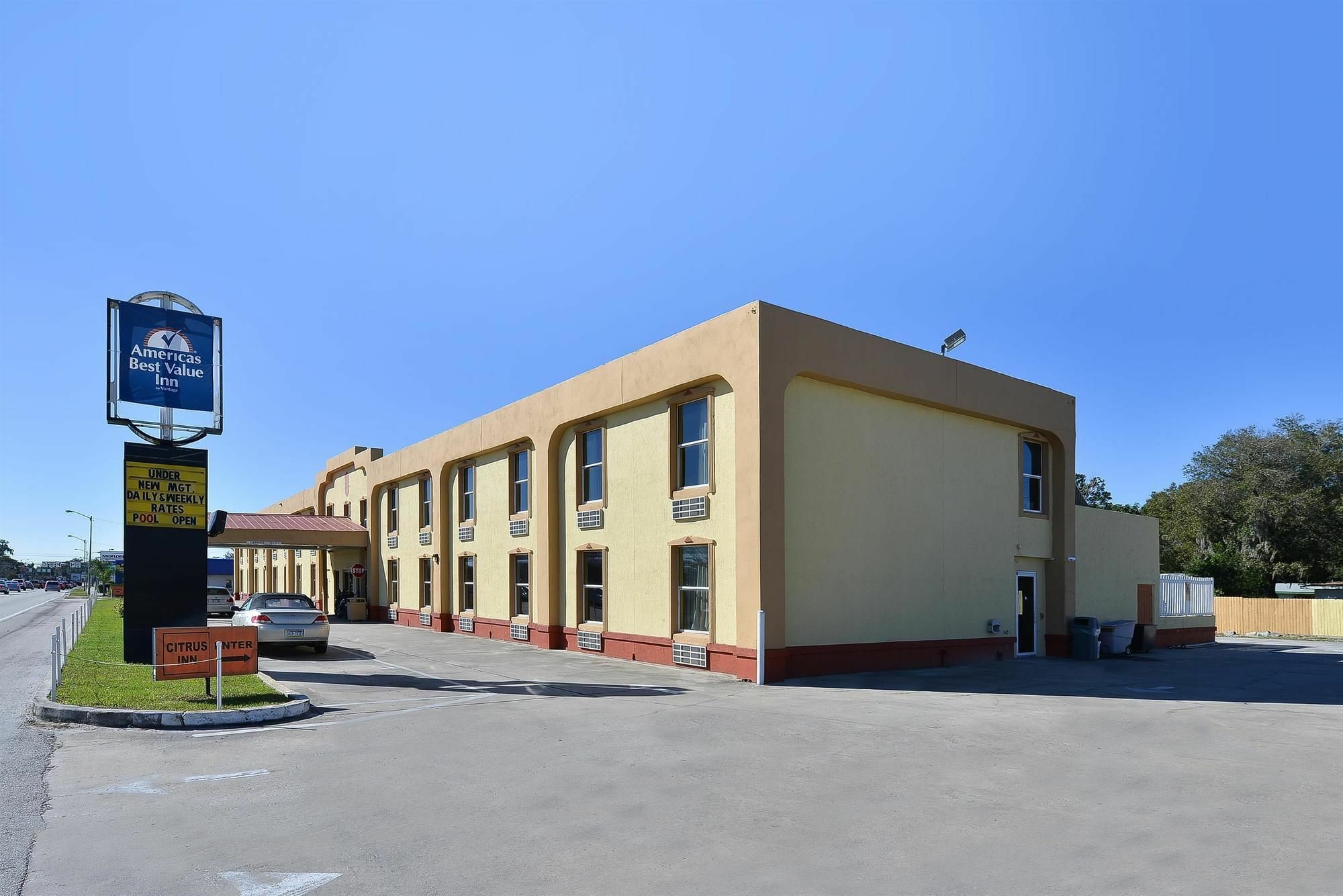 Travel Inn Уинтер-Хейвен Экстерьер фото