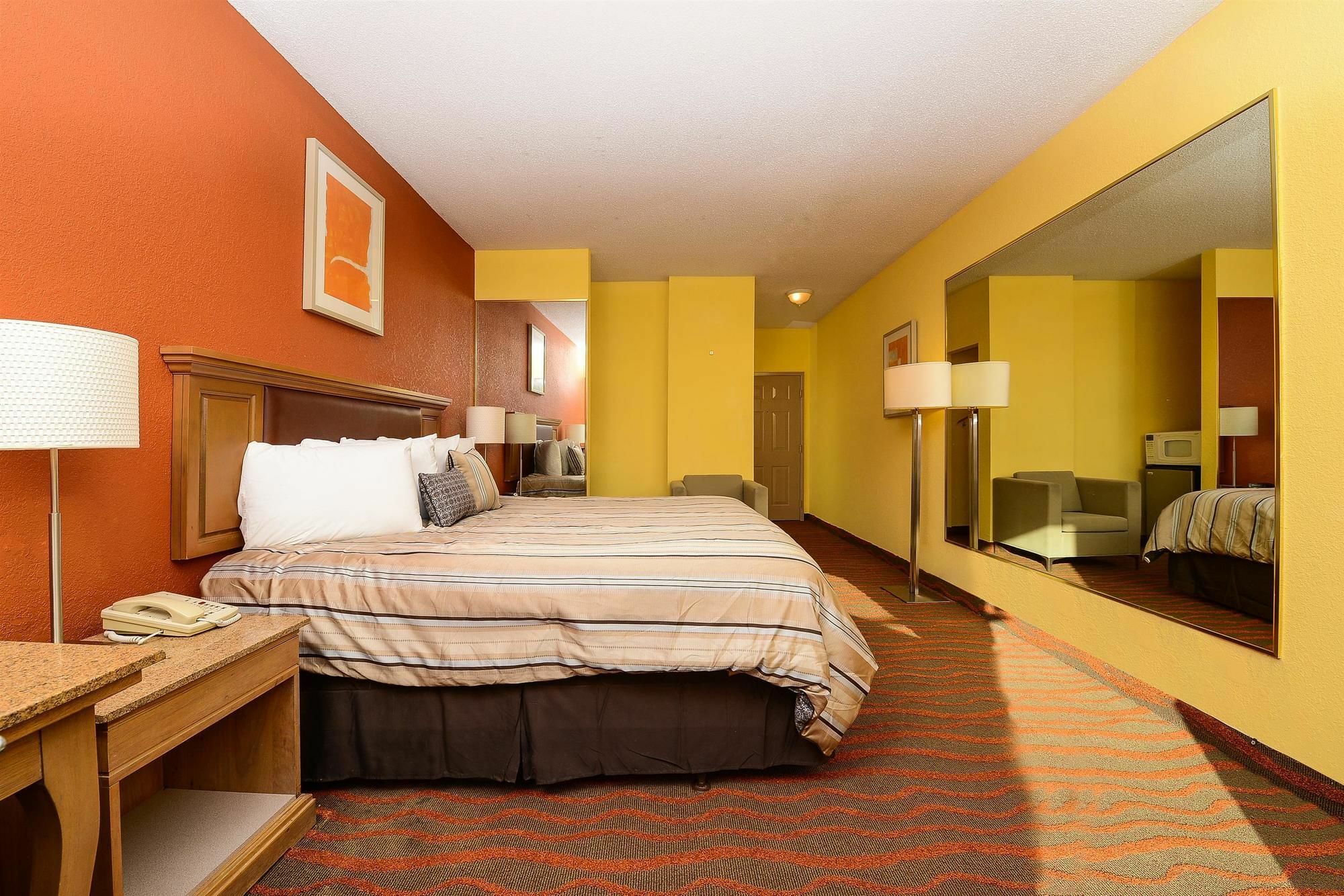 Travel Inn Уинтер-Хейвен Экстерьер фото